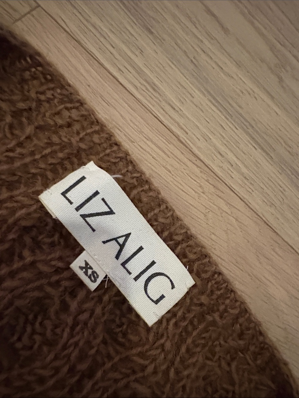 Liz alig Quinn cardigan - Picture 2 of 5